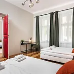 Przestronny W Centrum Krakowa - 12 Osob - By Upstairs Appartement *