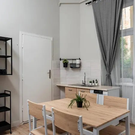 Przestronny W Centrum Krakowa - 12 Osob - By Upstairs Apartamento Cracóvia