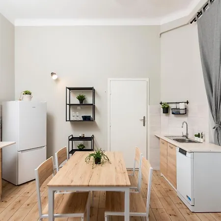 Przestronny W Centrum Krakowa - 12 Osob - By Upstairs