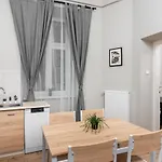 Przestronny W Centrum Krakowa - 12 Osob - By Upstairs